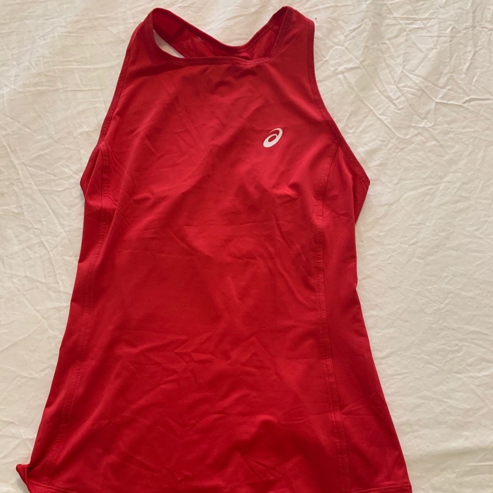 ASICS tank size M